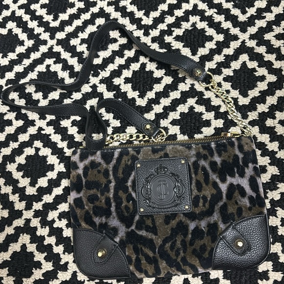 💙Vintage juicy couture leopard print crossbody💙 - Picture 3 of 5